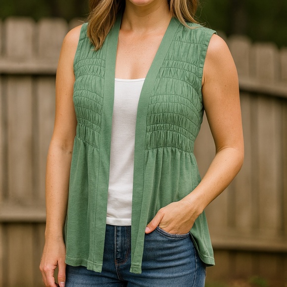 LuLaRoe Kaylin Green Smocked Open Front Sleeveless Cardigan Vest Women’s L NWT - Picture 1 of 14